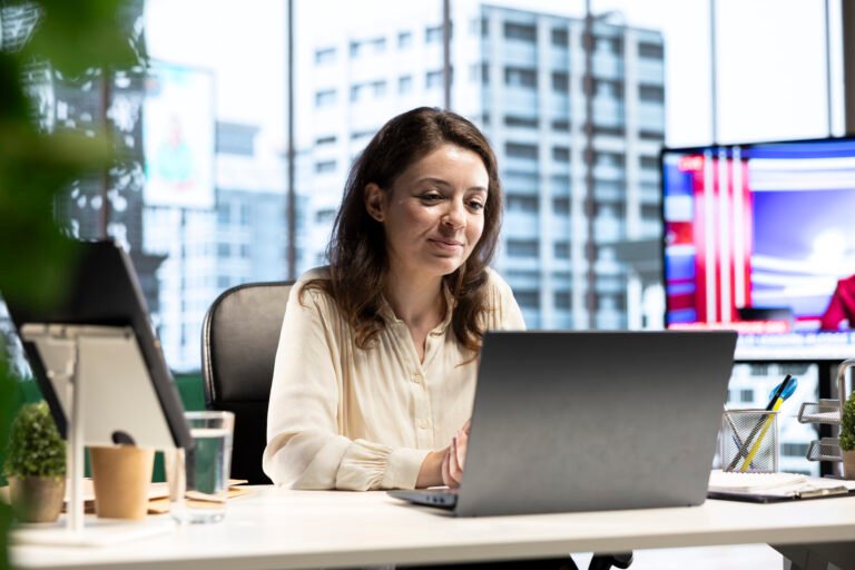 Second Jobs & Extra Income Options in Canada